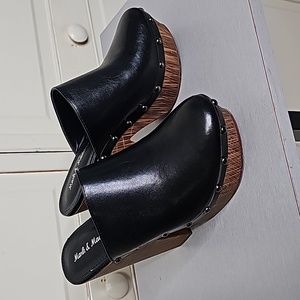 Mark & Maddux clog style heels, Black Size 7.5